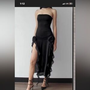 Elegant Strapless Black Dress with Ruffle Details